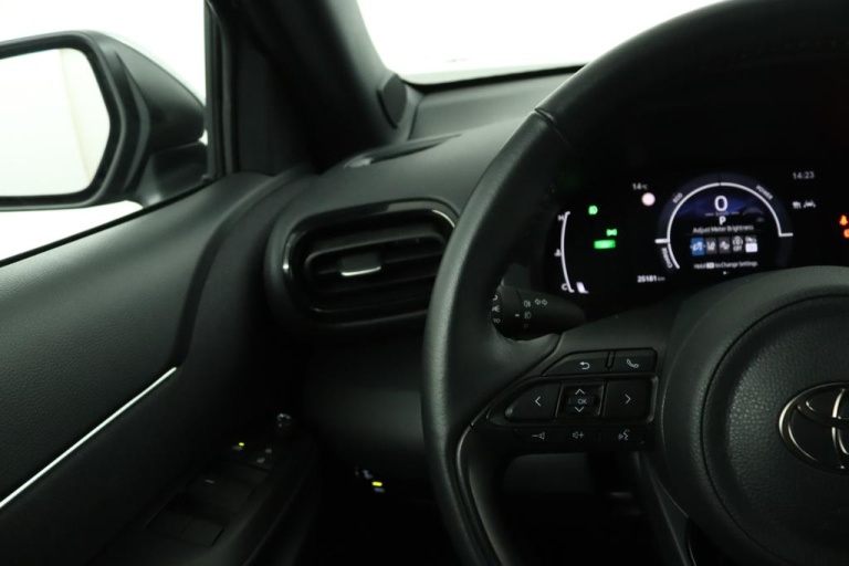 Toyota Yaris Cross - 1.5 Hybrid 115 First Edition 19