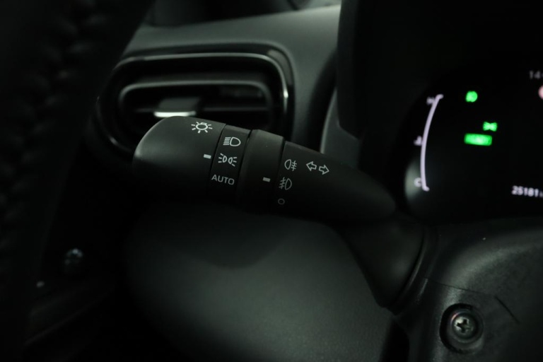 Toyota Yaris Cross - 1.5 Hybrid 115 First Edition 30
