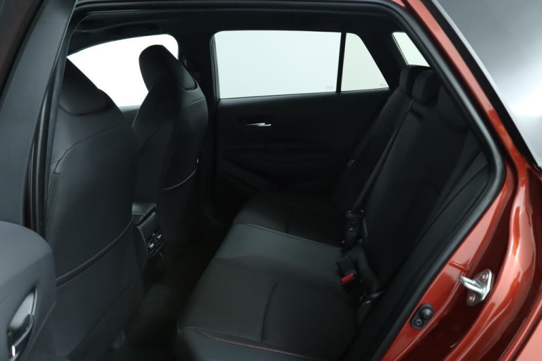 Toyota Corolla - Hybrid 140 GR Sport 18