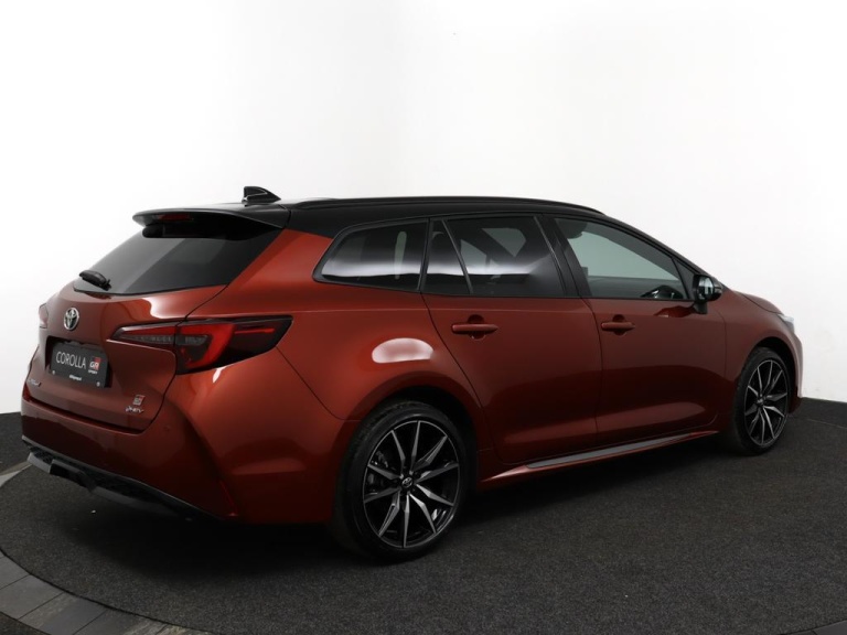 Toyota Corolla - Hybrid 140 GR Sport 2