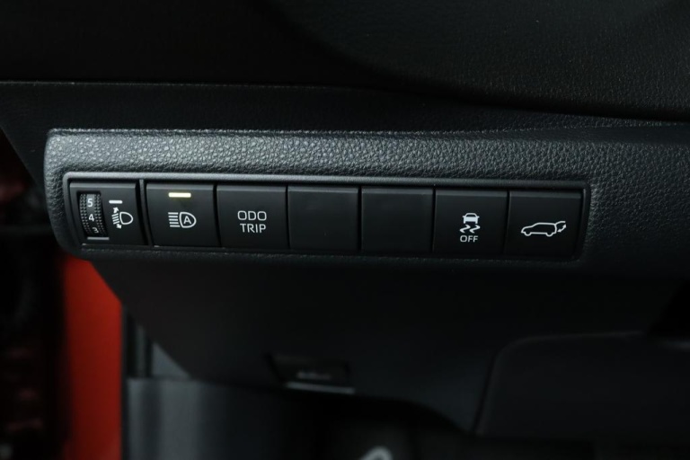 Toyota Corolla - Hybrid 140 GR Sport 28
