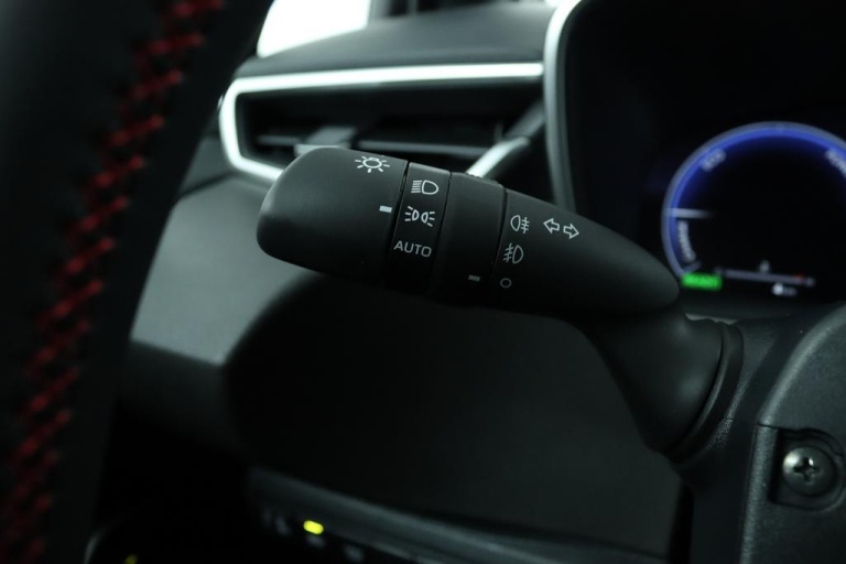 Toyota Corolla - Hybrid 140 GR Sport 29