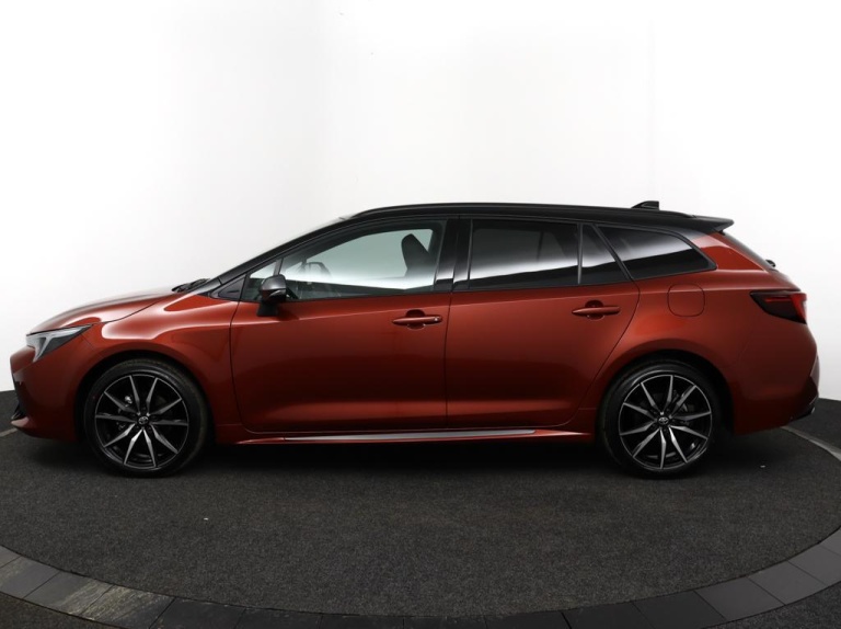 Toyota Corolla - Hybrid 140 GR Sport 3