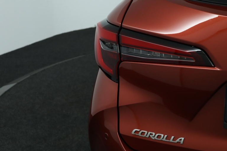 Toyota Corolla - Hybrid 140 GR Sport 37