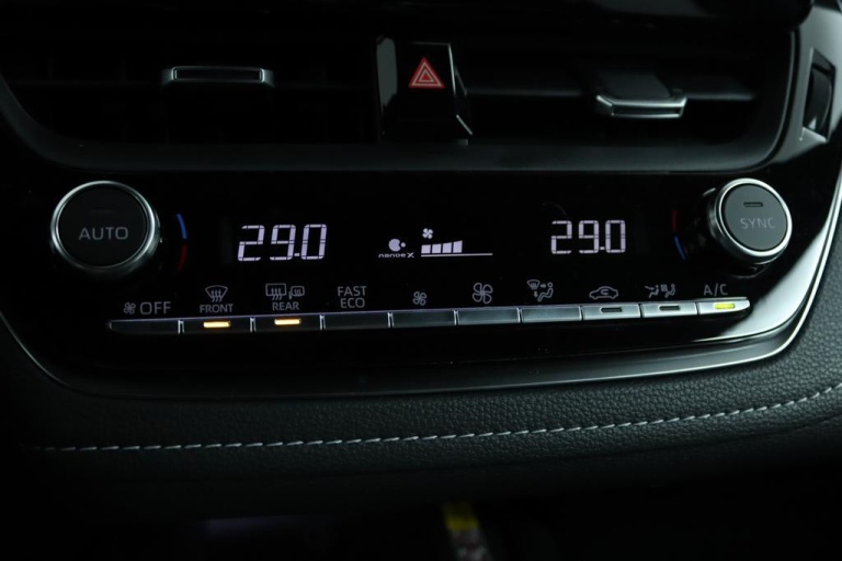 Toyota Corolla - Hybrid 140 GR Sport 7