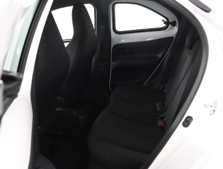 Toyota Aygo X - 1.0 VVT-i S-CVT Play 17