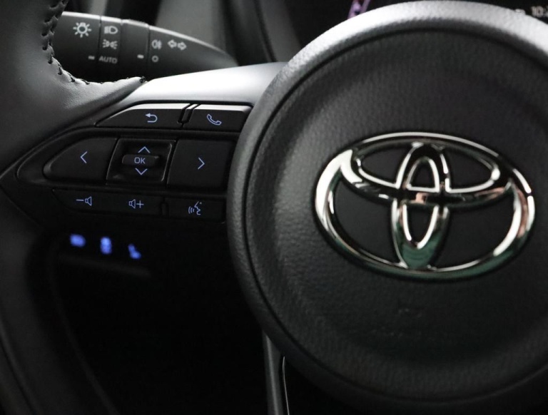 Toyota Aygo X - 1.0 VVT-i S-CVT Play 18