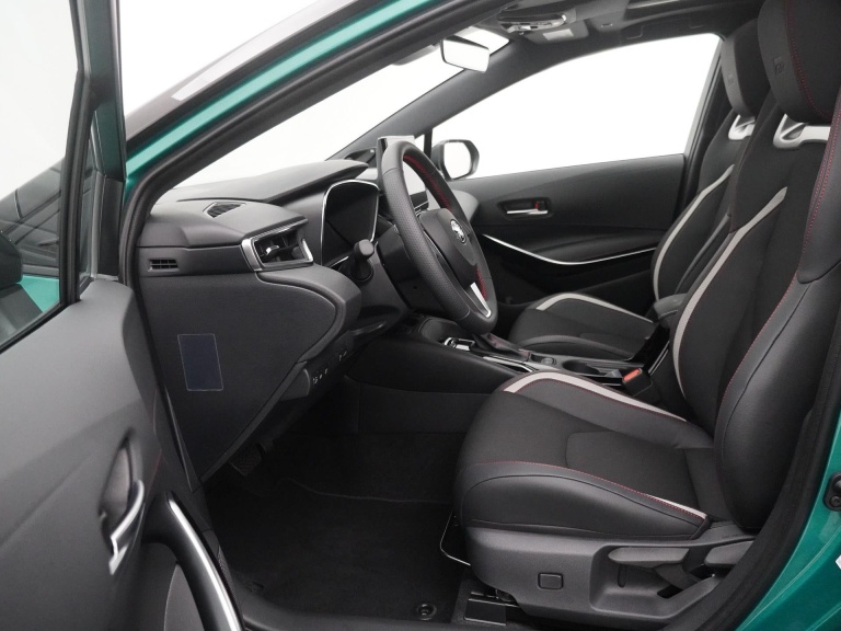 Toyota Corolla - Touring sports Hybrid 140 GR Sport 12