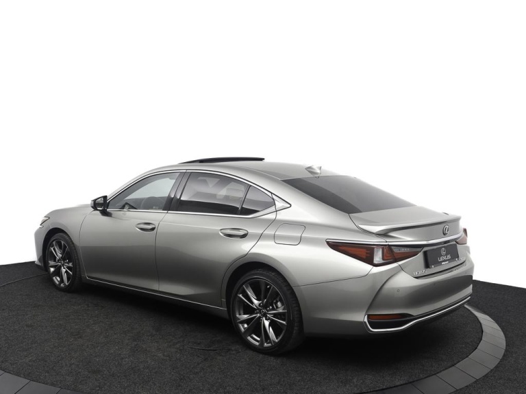 Lexus ES - 300h Business Line 12