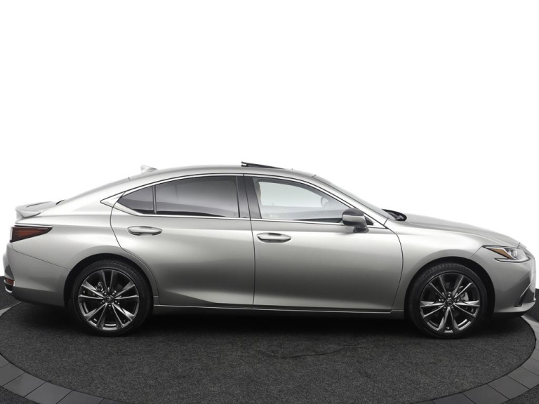 Lexus ES - 300h Business Line 13