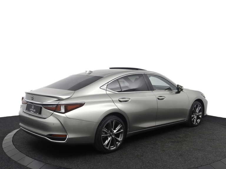 Lexus ES - 300h Business Line 2