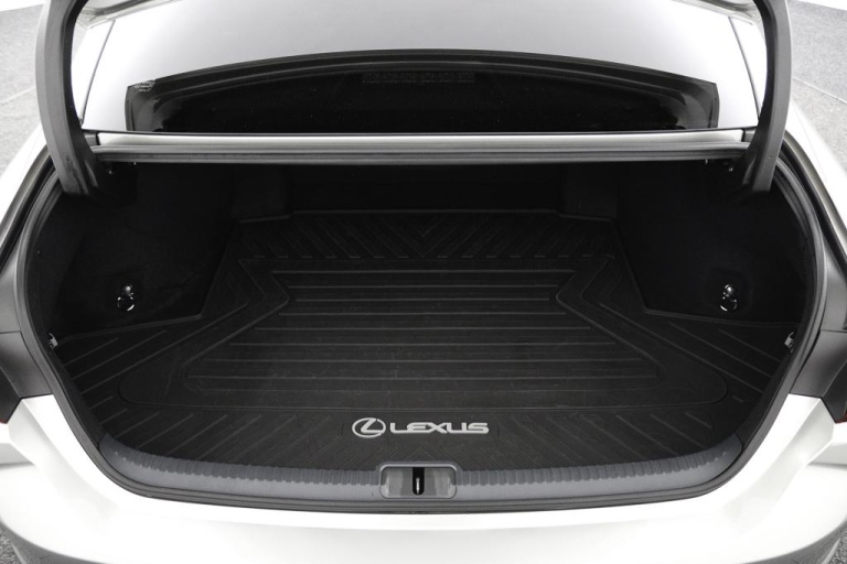 Lexus ES - 300h Business Line 23