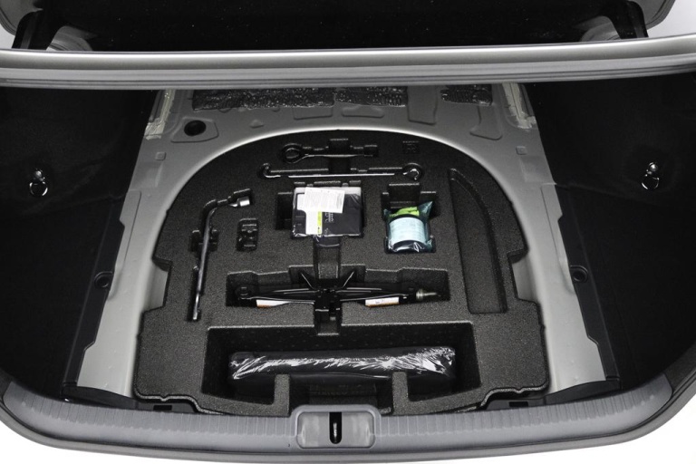 Lexus ES - 300h Business Line 31