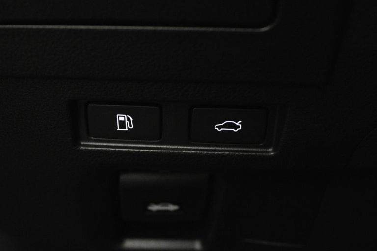 Lexus ES - 300h Business Line 38