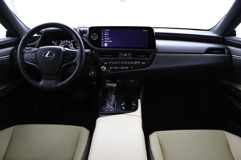 Lexus ES - 300h Business Line 4