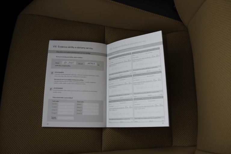 Lexus ES - 300h Business Line 48