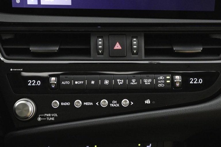 Lexus ES - 300h Business Line 7