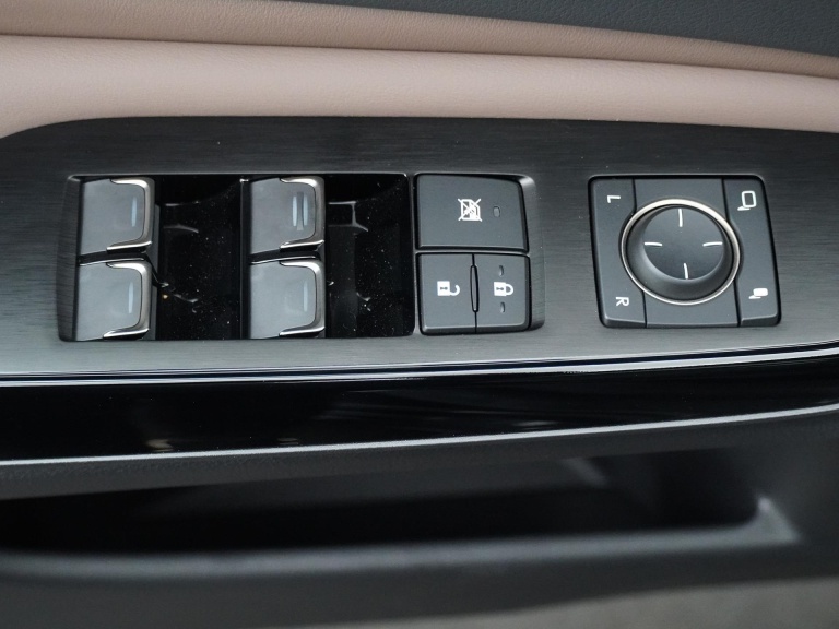 Lexus ES - 300h Business Line 26