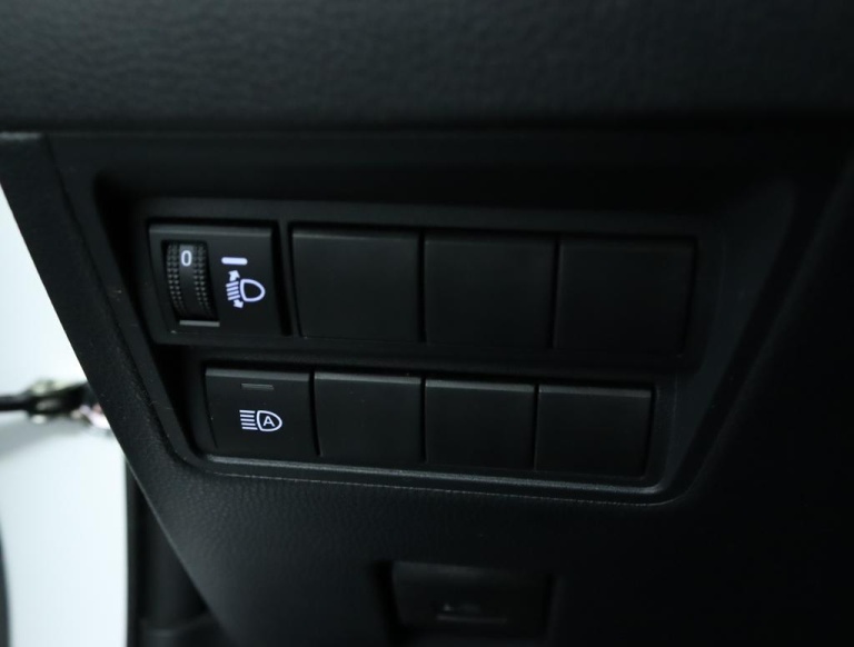 Toyota Yaris - 1.5 Hybrid Dynamic 28