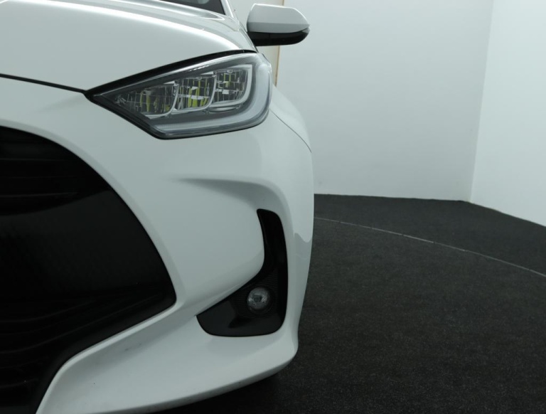 Toyota Yaris - 1.5 Hybrid Dynamic 34