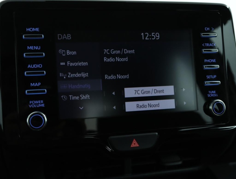 Toyota Yaris - 1.5 Hybrid Dynamic 44