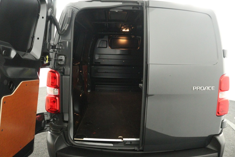 Toyota PROACE Long Worker - 2.0 D-4D L2 Challenger 12