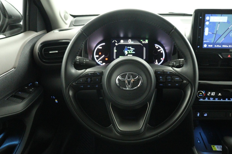 Toyota Yaris Cross - 1.5 Hybrid  18