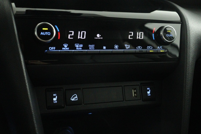 Toyota Yaris Cross - 1.5 Hybrid  7