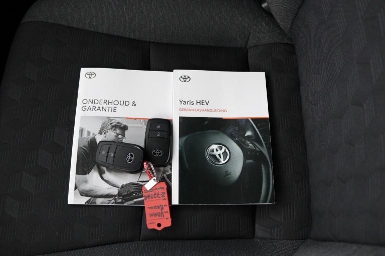 Toyota Yaris - 1.5 Hybrid 115 First Edition 11
