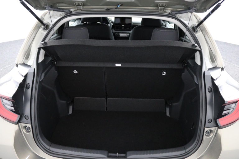 Toyota Yaris - 1.5 Hybrid 115 First Edition 17