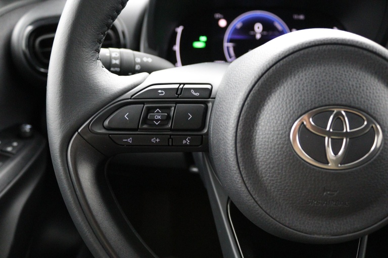 Toyota Yaris - 1.5 Hybrid 115 First Edition 24