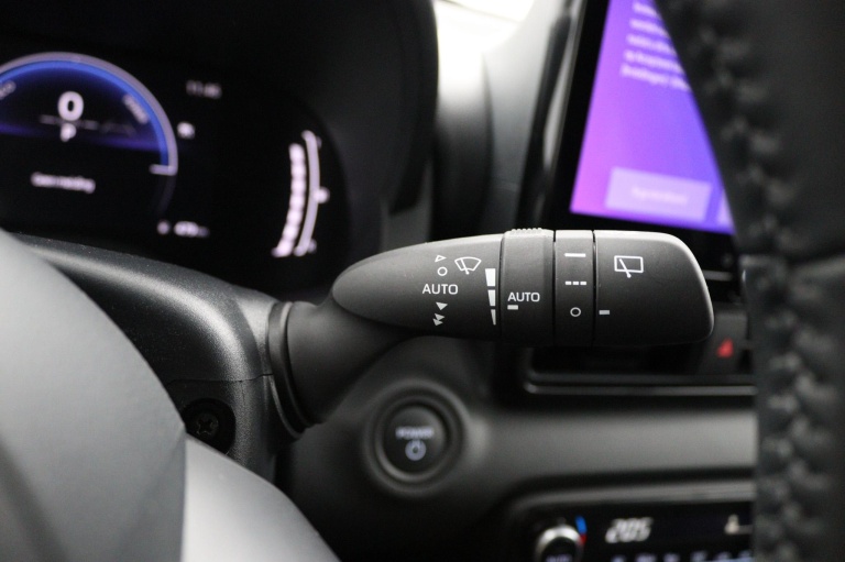 Toyota Yaris - 1.5 Hybrid 115 First Edition 32