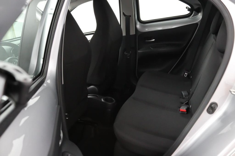 Toyota Aygo X - 1.0 VVT-i MT Play 10