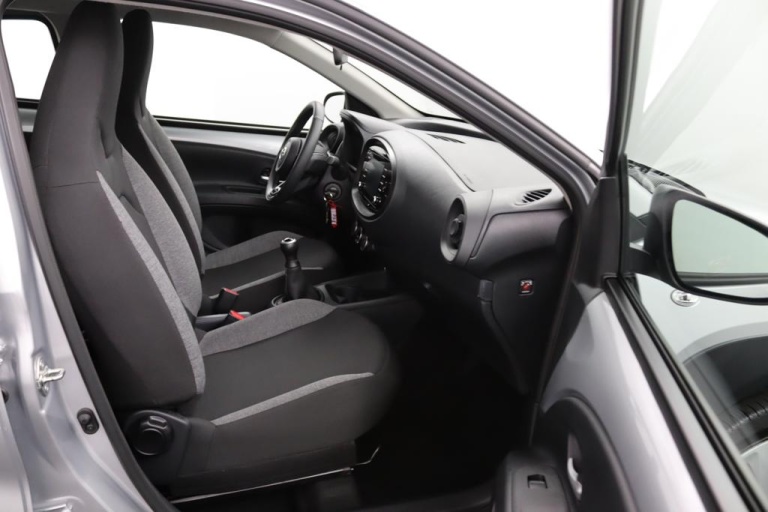 Toyota Aygo X - 1.0 VVT-i MT Play 11