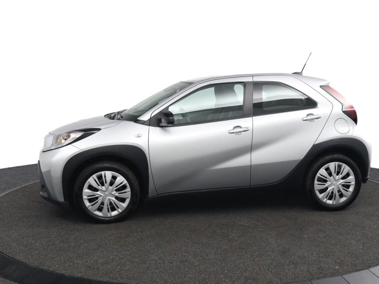 Toyota Aygo X - 1.0 VVT-i MT Play 5