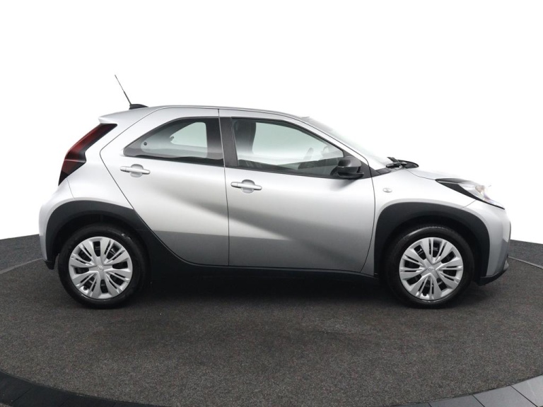 Toyota Aygo X - 1.0 VVT-i MT Play 6