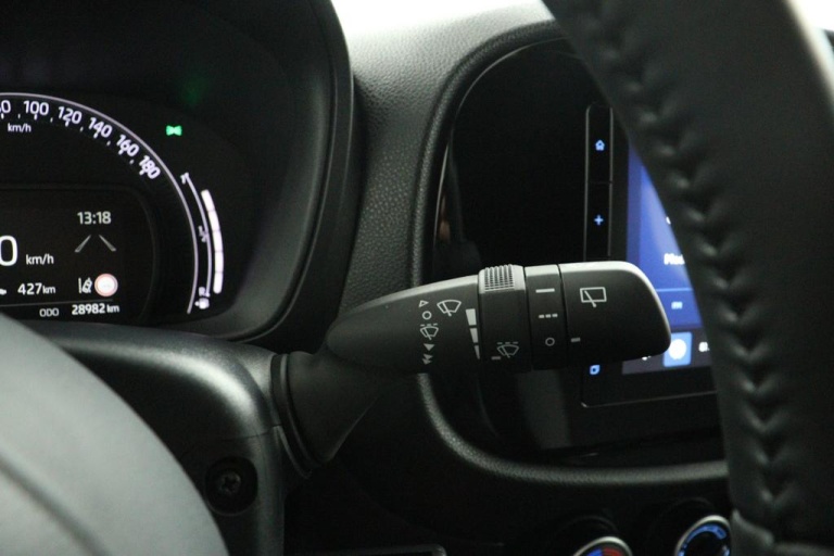 Toyota Aygo X - 1.0 VVT-i MT Play 29