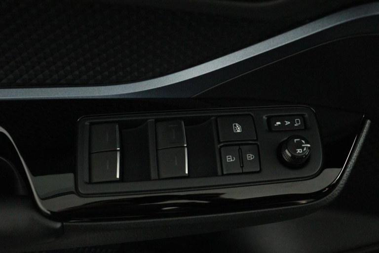 Toyota C-HR - 2.0 Hybrid Style 28