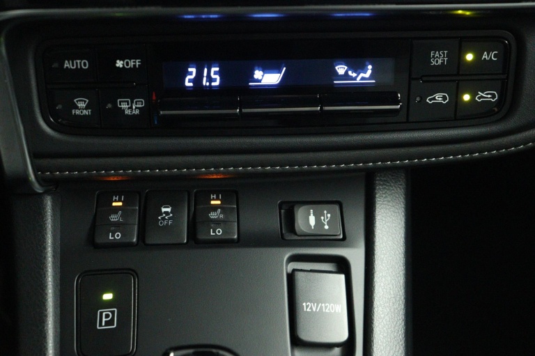Toyota Auris - 1.8 Hybrid Dynamic 11