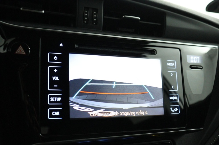 Toyota Auris - 1.8 Hybrid Dynamic 12