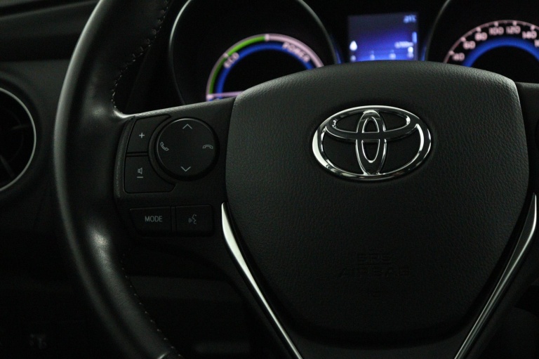 Toyota Auris - 1.8 Hybrid Dynamic 17