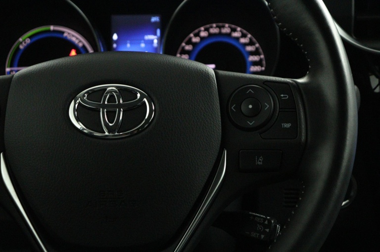 Toyota Auris - 1.8 Hybrid Dynamic 18