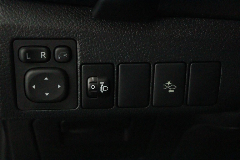 Toyota Auris - 1.8 Hybrid Dynamic 24