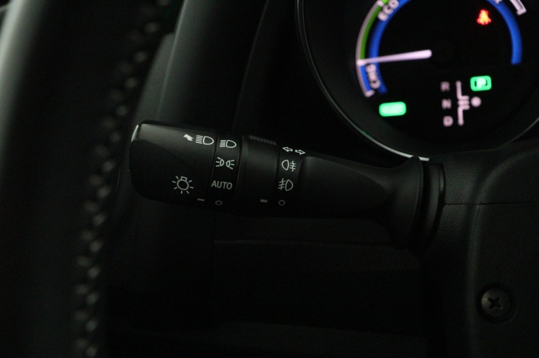 Toyota Auris - 1.8 Hybrid Dynamic 25