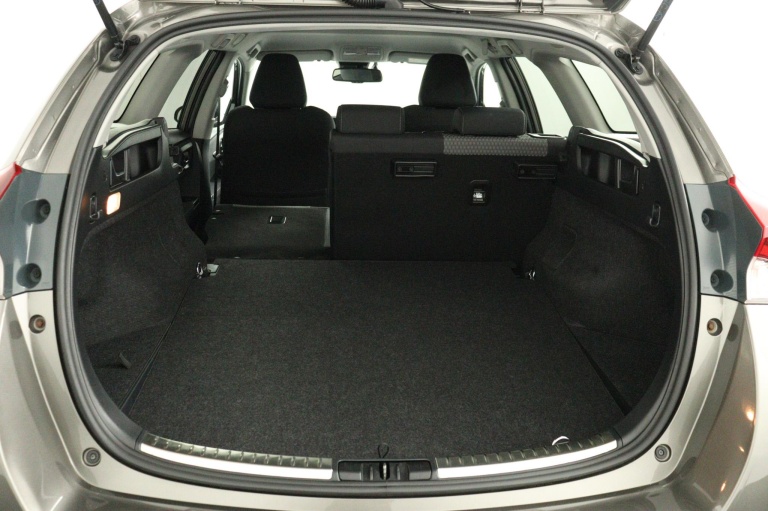 Toyota Auris - 1.8 Hybrid Dynamic 36