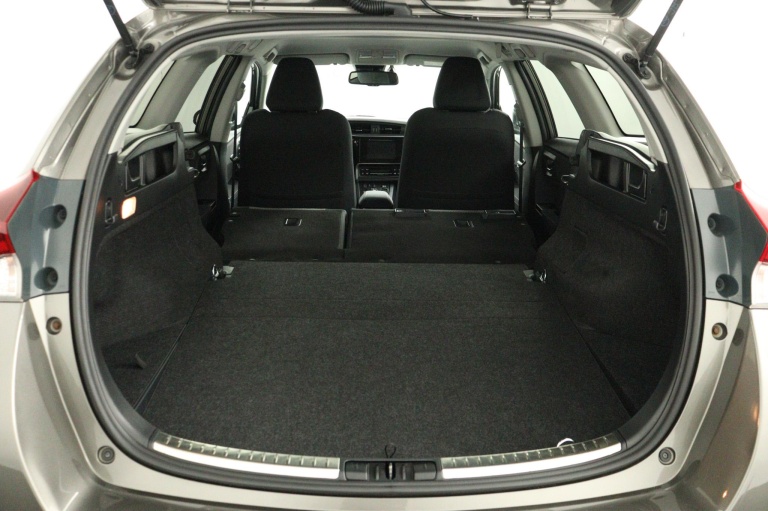 Toyota Auris - 1.8 Hybrid Dynamic 37