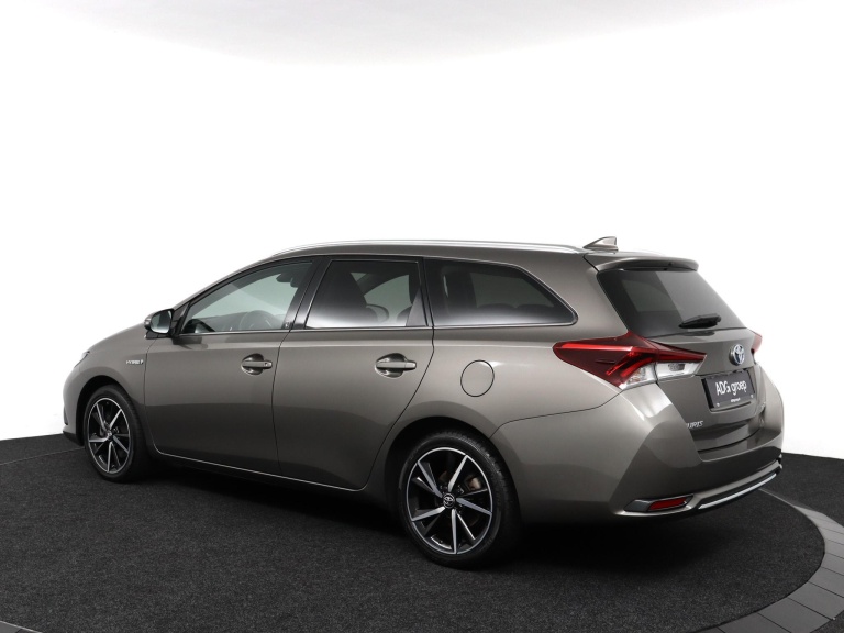 Toyota Auris - 1.8 Hybrid Dynamic 8