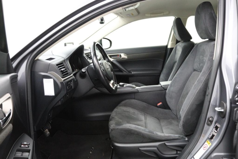 Lexus CT - 200h Business Line 16