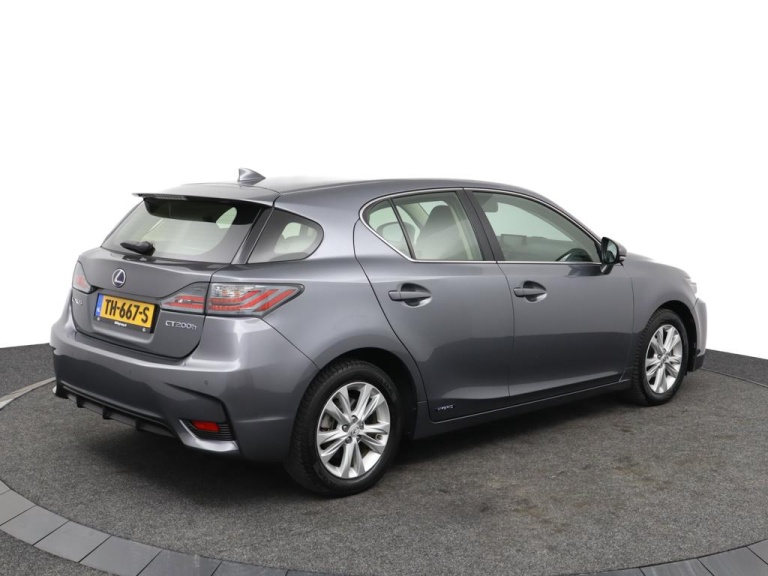 Lexus CT - 200h Business Line 2
