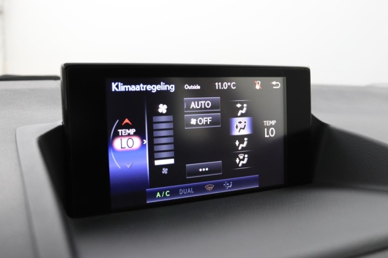 Lexus CT - 200h Business Line 38